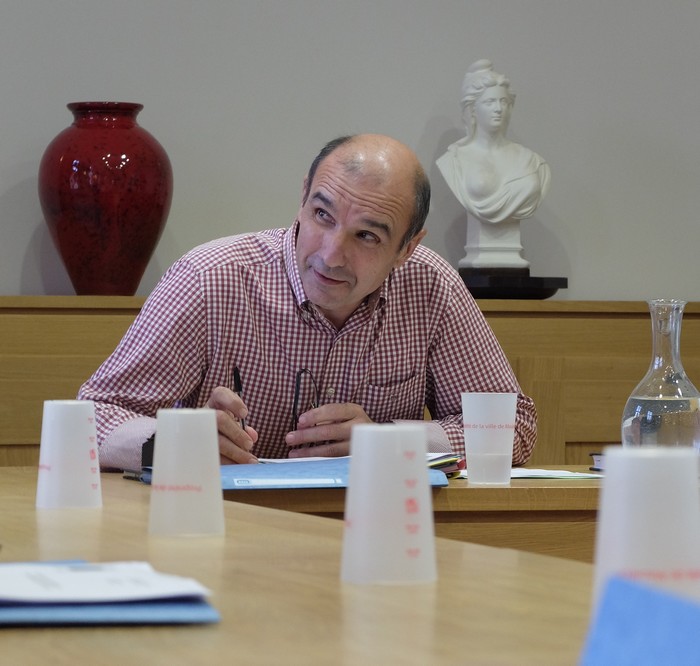 Hauteskunde kanpaina ürrin bat emaiten dü Agerriako gaiak