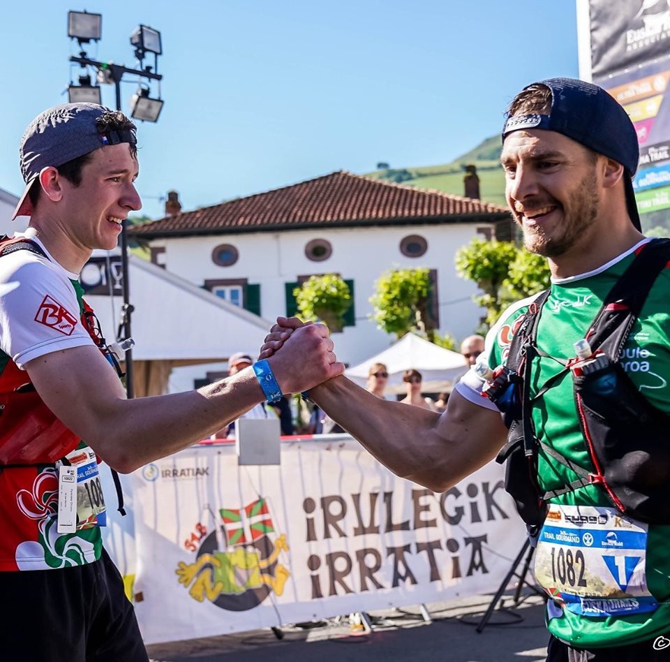 Trebazale bat txerkatzen düzüe? "LasterK" hor da