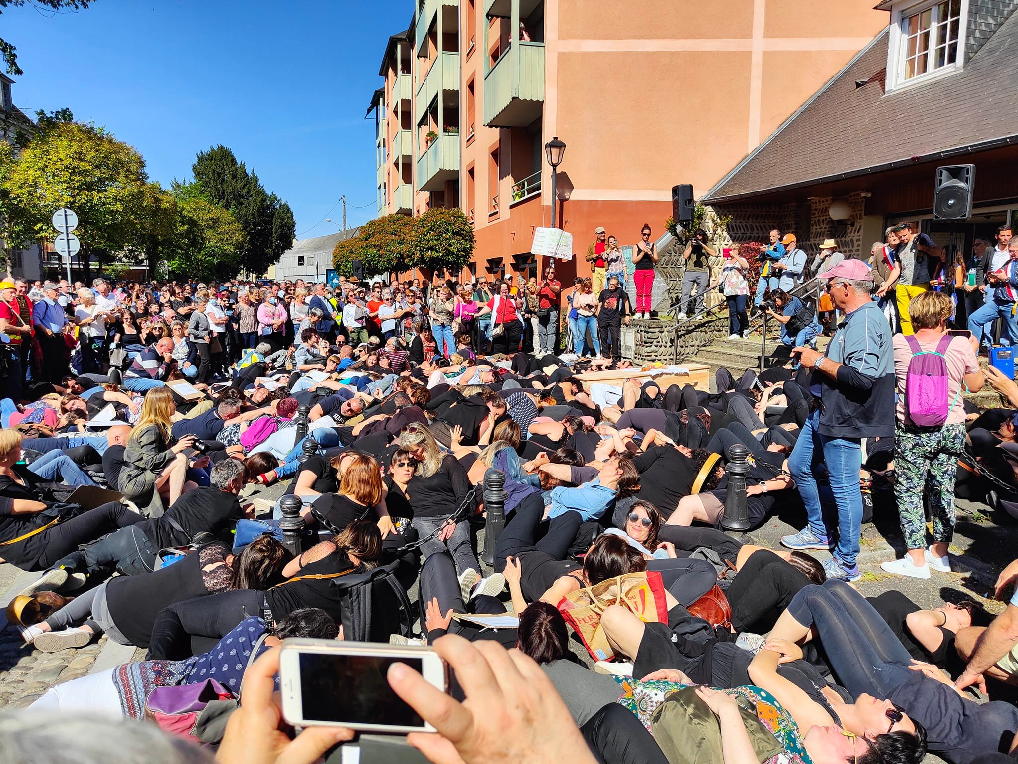 Xiberotarrak nasaiki hüllantü dira Oloruerat