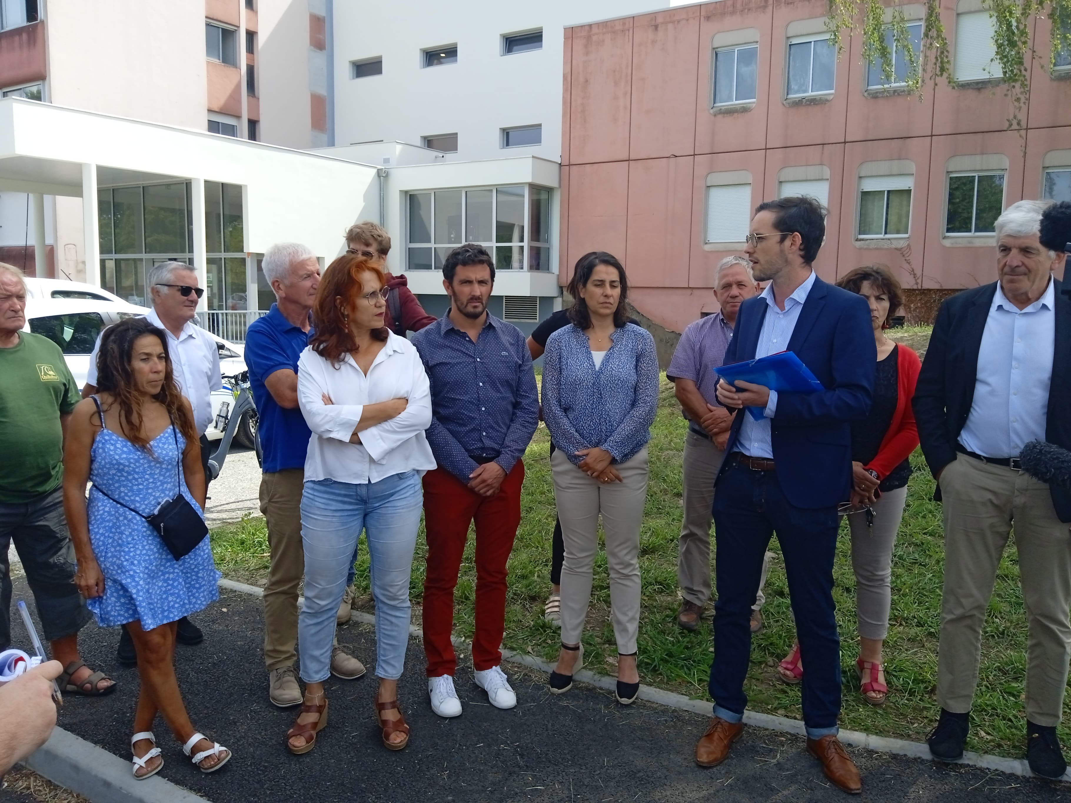 osagarrigintzako ministrari gütün bat igorri da Olorueko ospitaleaz