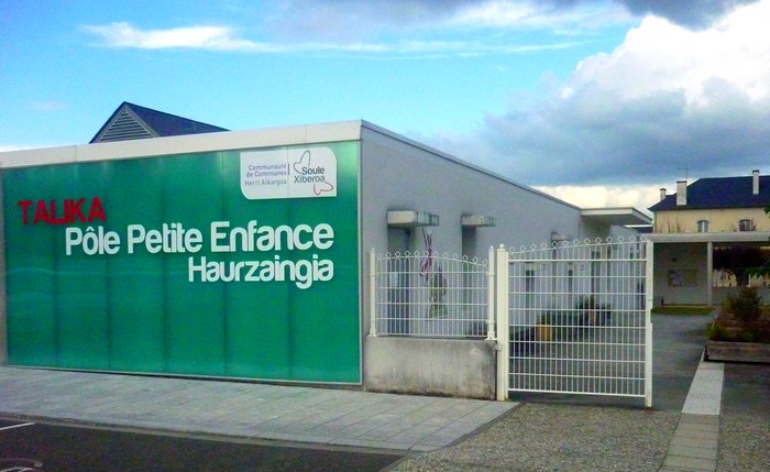 Iparraldeko haurtzaintegiak elebitarzüneala bürüz