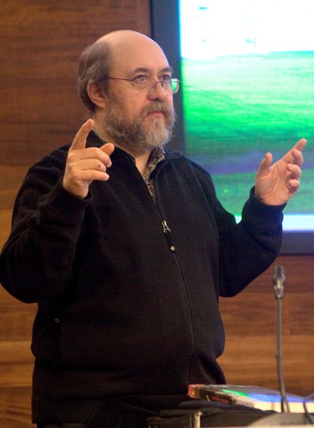 Maskaradetaz mintzaldi bat proposatzen da Pagolan