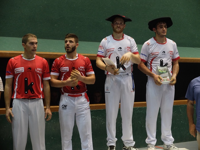 Betzüla trofeoa ostiraletik aitzina Larrainen