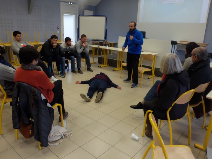 Lehen sokorrien ekarteko, zoin jesto egin behar da?