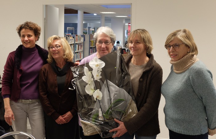 10 urtez 700 historia beno haboro idatzirik