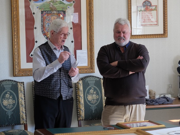 Garindaineko Michel Larroche-ek libürü berri bat elki dü «Le livre des couleurs»