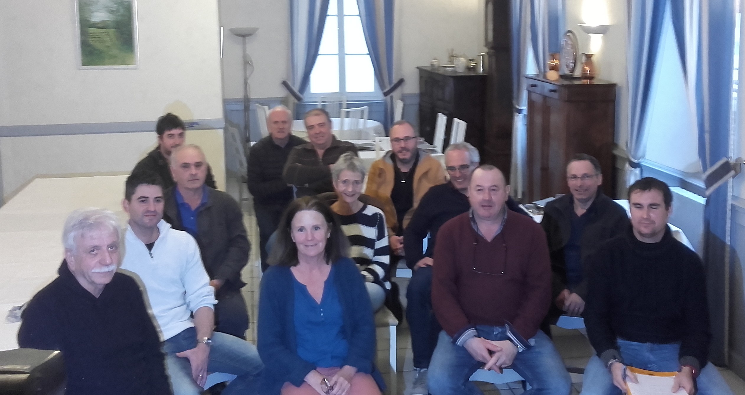 Etxahunen kantoreak dion bezala "osagarri honean dügü Atharraztarrak"