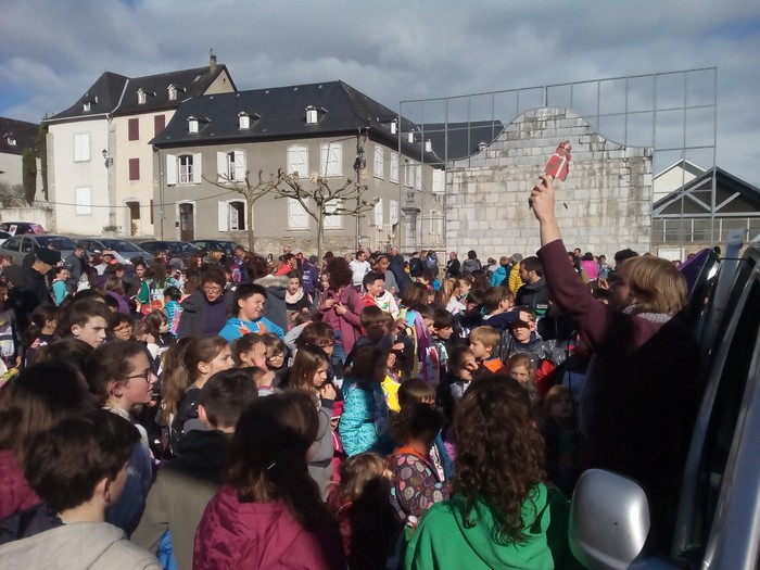 Korrika hüllatzen ari!!