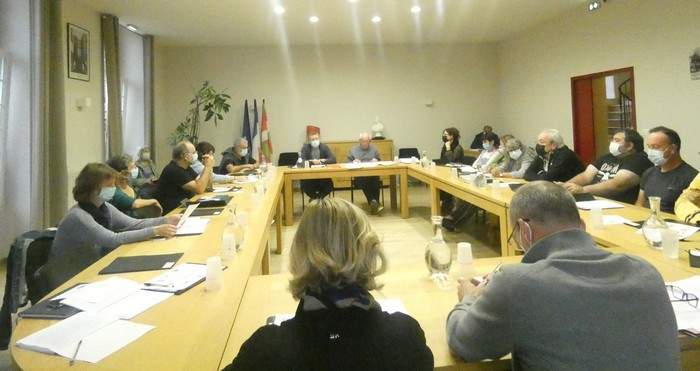 Agerriako lür batek eztabada sortzen dü Mauleko kontseilüan