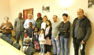 Bi errefüsiatü famili aterbetzen dü Mauleko herriak