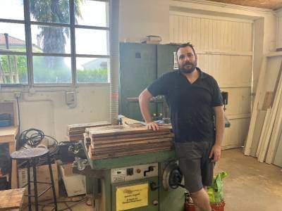 Clément Maiastürügoan plantatürik da Bildozeko ateleria batetan