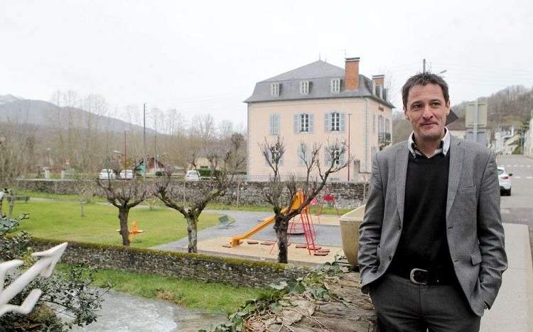 Arnaud Villeneuvek bere züzendari kargüa üzten dü