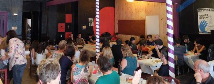 Zinkala jente andana hüllantü da Mauleko besta püntüan